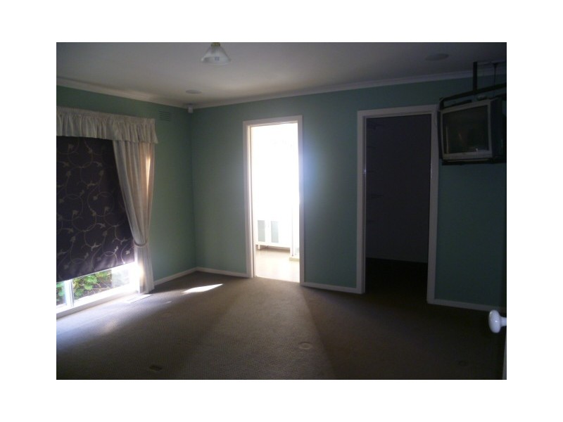 4 KAMERUKA CRT, Werribee VIC 3030