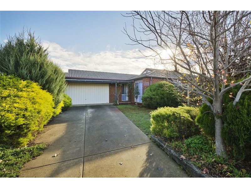 3 Holmesdale Close, Werribee VIC 3030