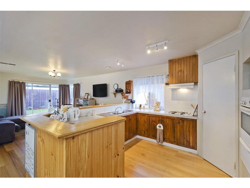 3 Holmesdale Close, Werribee VIC 3030