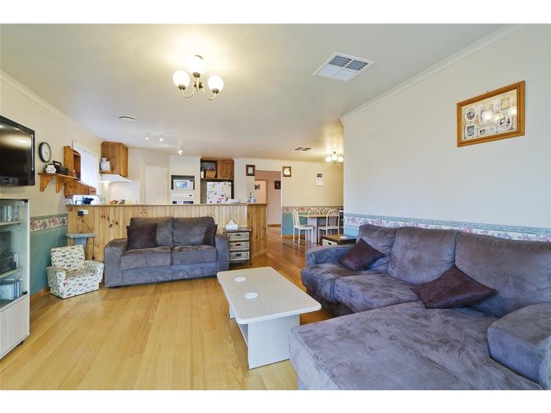 3 Holmesdale Close, Werribee VIC 3030