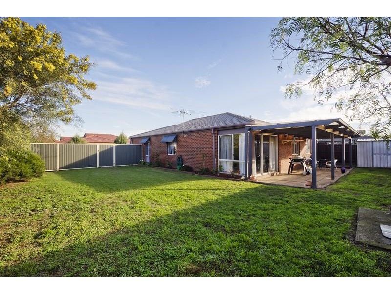 3 Holmesdale Close, Werribee VIC 3030