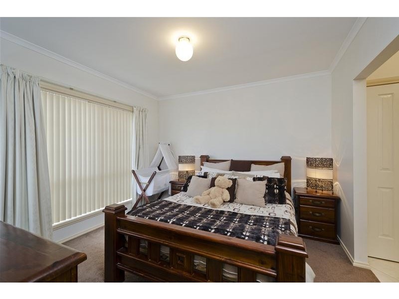 3/4 Albert Place, Hoppers Crossing VIC 3029