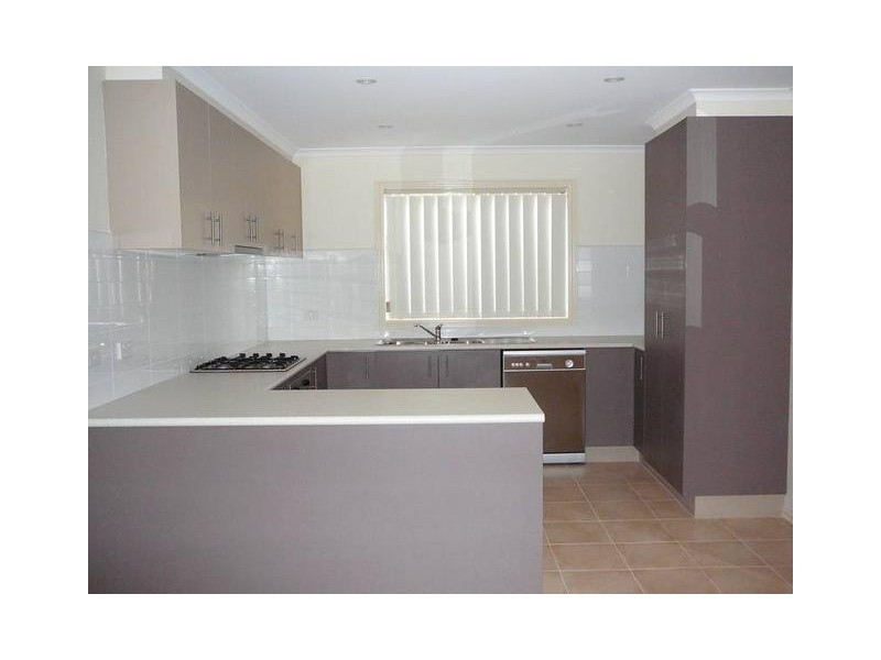 2/59 Greens Road, Wyndham Vale VIC 3024