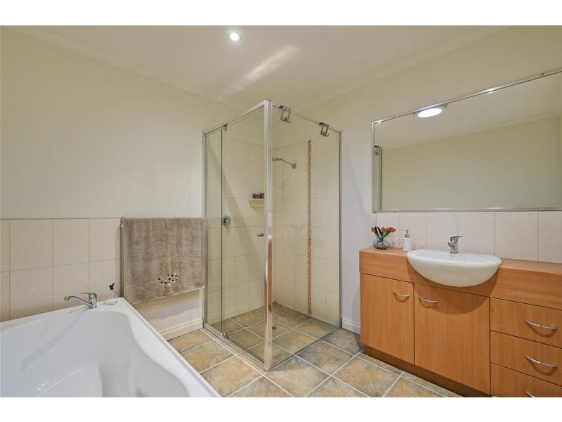 25B Parklands Grove, Werribee VIC 3030