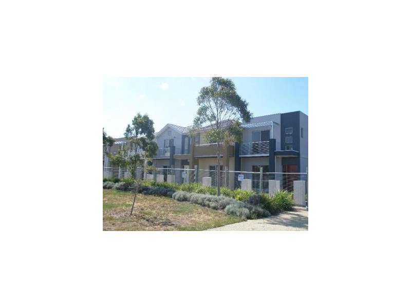 4 Picton Lane, Point Cook VIC 3030