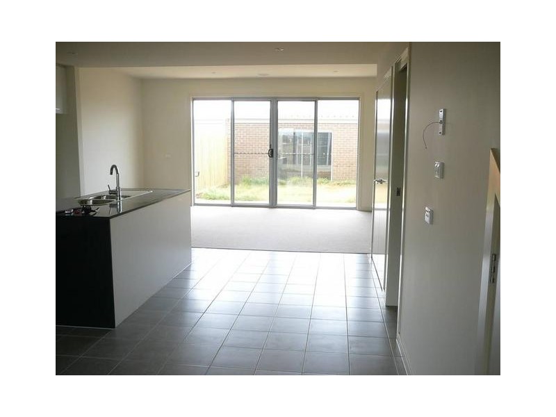 4 Picton Lane, Point Cook VIC 3030