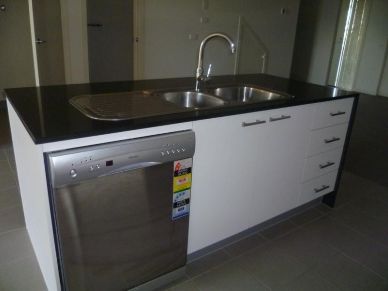 4 Picton Lane, Point Cook VIC 3030