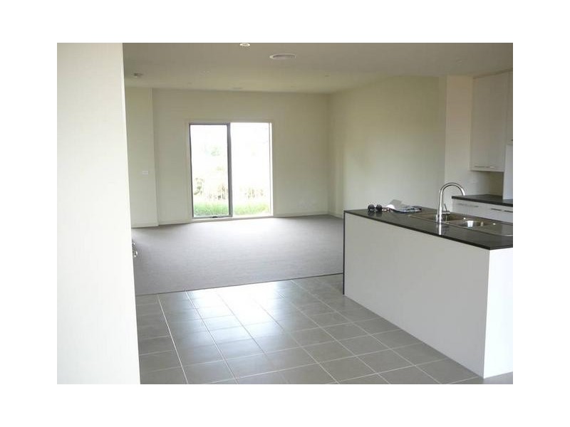 4 Picton Lane, Point Cook VIC 3030