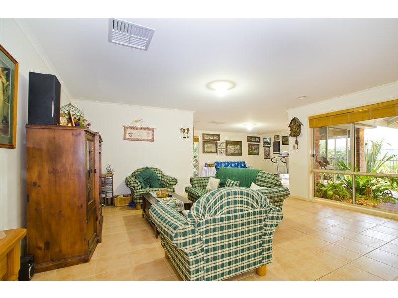 8 Dartmouth Court, Wyndham Vale VIC 3024