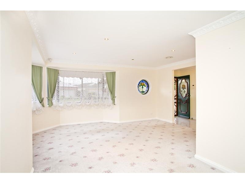 61 Angela Drive, Hoppers Crossing VIC 3029