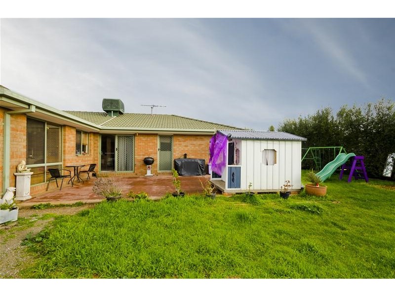 5 Nunn Avenue, Truganina VIC 3029