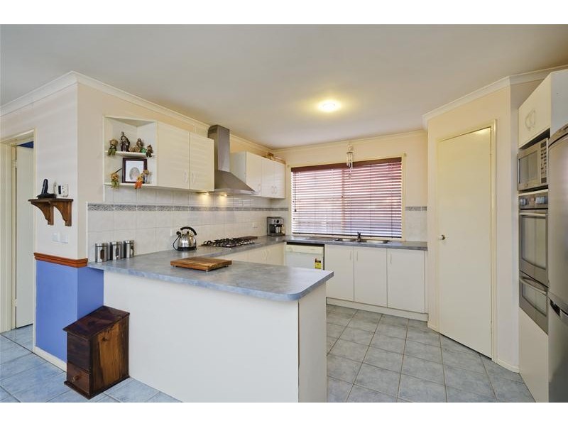 16 Bordeaux Drive, Hoppers Crossing VIC 3029