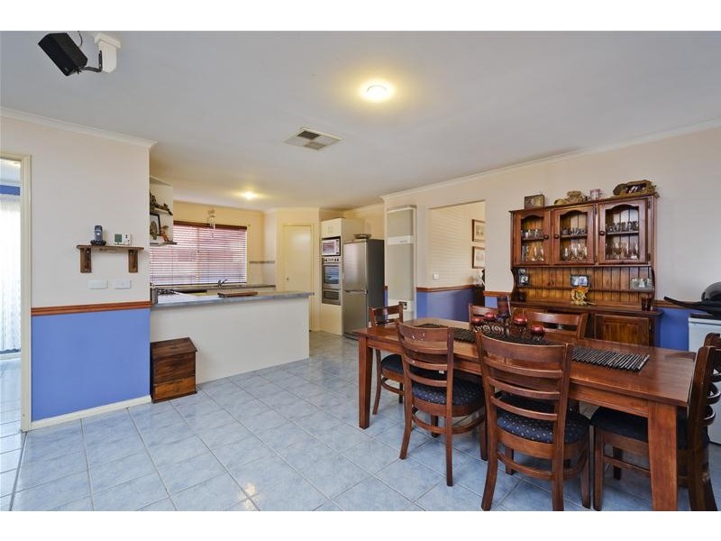 16 Bordeaux Drive, Hoppers Crossing VIC 3029