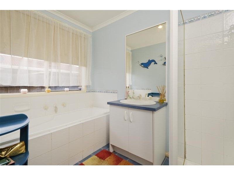 16 Bordeaux Drive, Hoppers Crossing VIC 3029