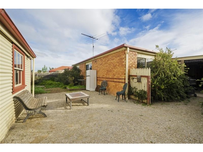 16 Bordeaux Drive, Hoppers Crossing VIC 3029