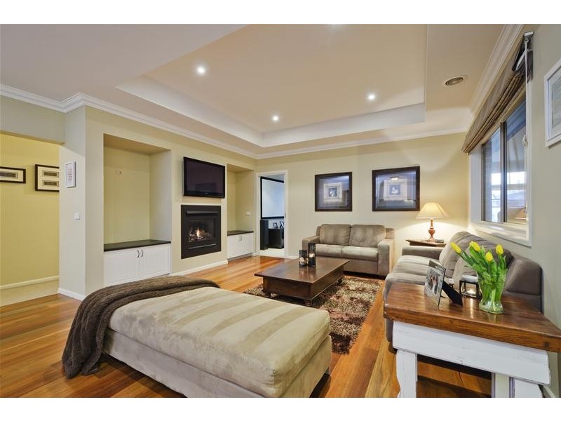 15 Ashley Avenue, Hoppers Crossing VIC 3029