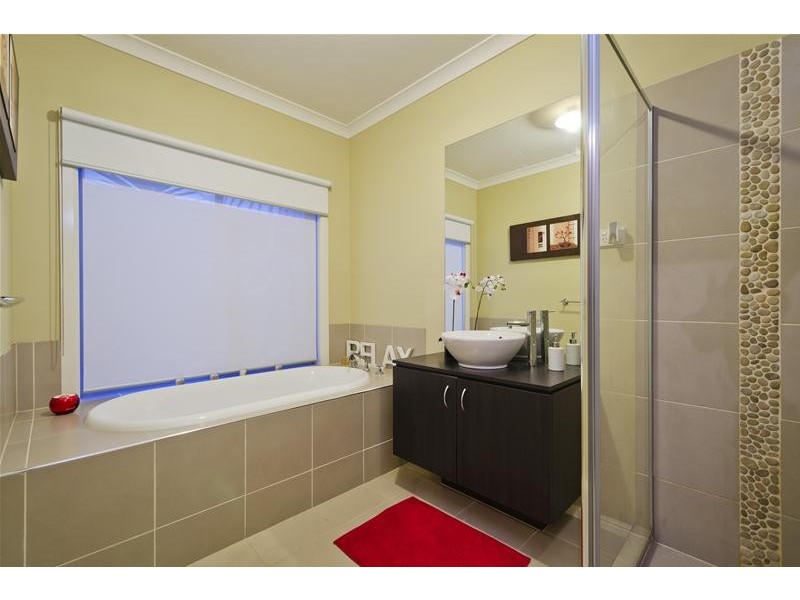 15 Ashley Avenue, Hoppers Crossing VIC 3029