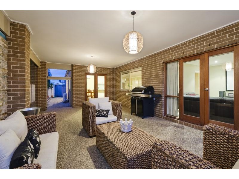 15 Ashley Avenue, Hoppers Crossing VIC 3029