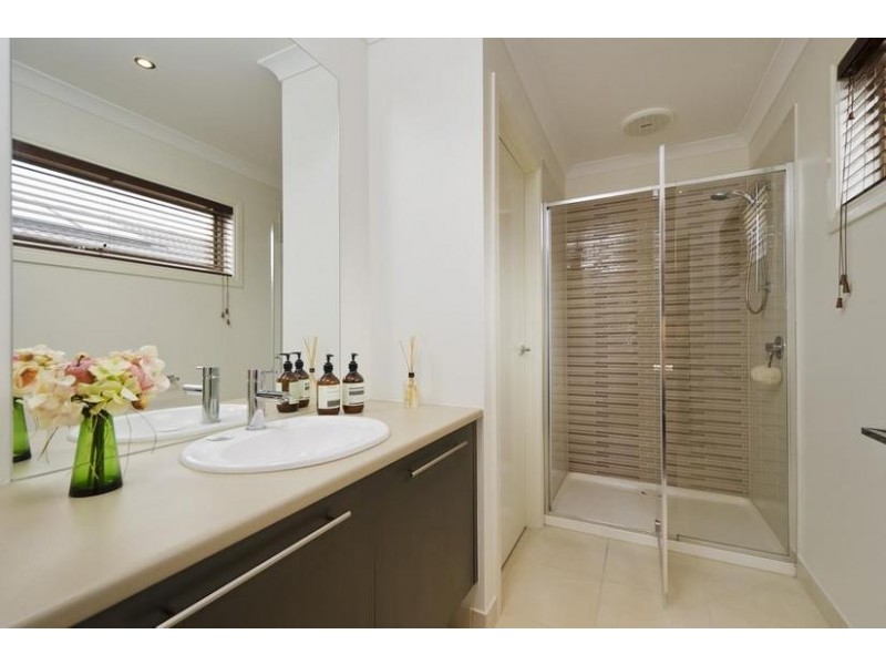 39 Kinglake Drive, Wyndham Vale VIC 3024