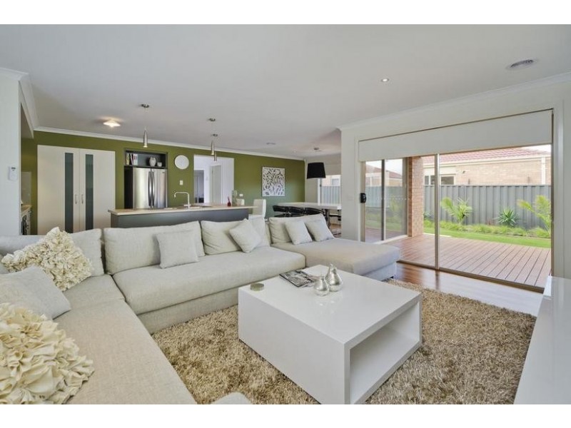 39 Kinglake Drive, Wyndham Vale VIC 3024