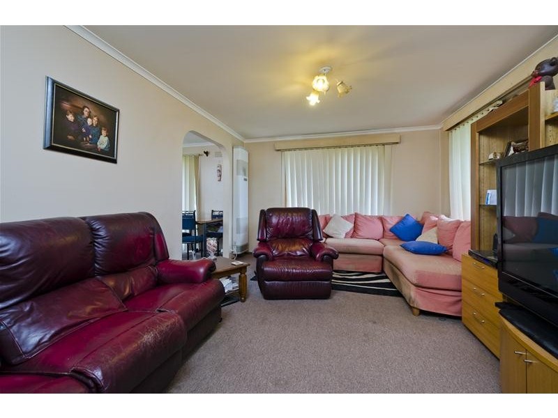 37 Daphne Crescent, Werribee VIC 3030