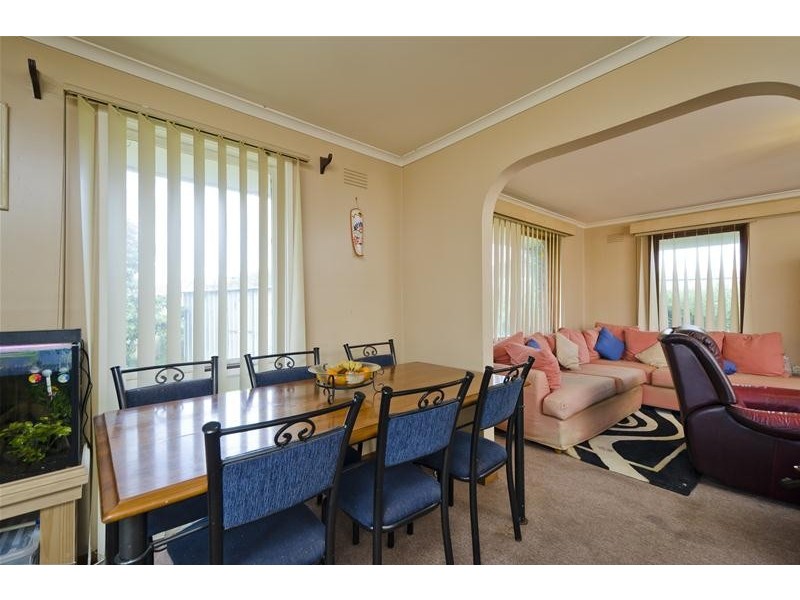 37 Daphne Crescent, Werribee VIC 3030