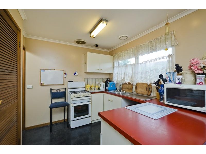 37 Daphne Crescent, Werribee VIC 3030