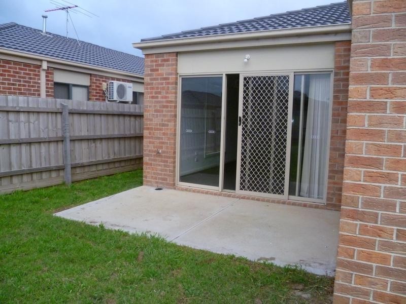 8 Faye Avenue, Truganina VIC 3029