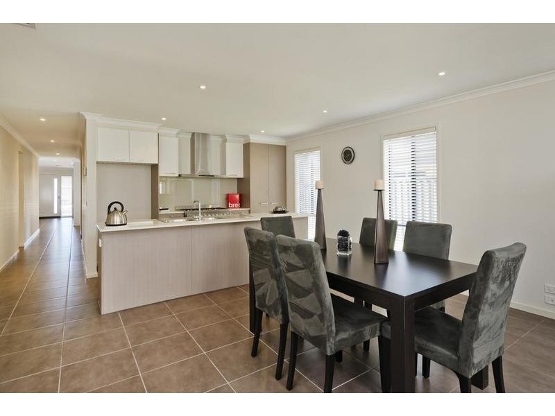 37 Weavers Str, Wyndham Vale VIC 3024