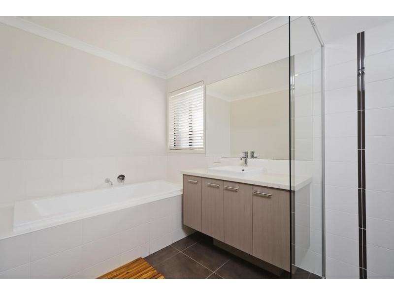 37 Weavers Str, Wyndham Vale VIC 3024