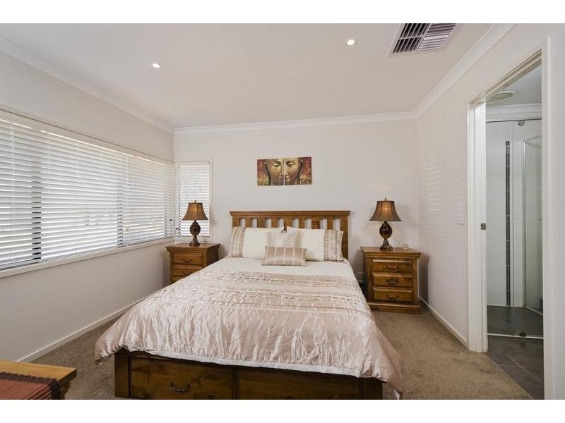 37 Weavers Str, Wyndham Vale VIC 3024