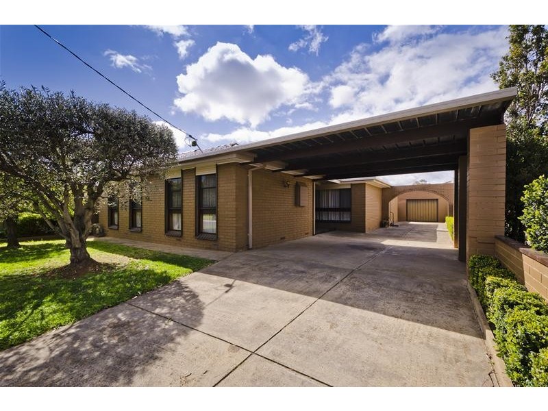 2 Tyrone Street, Werribee VIC 3030