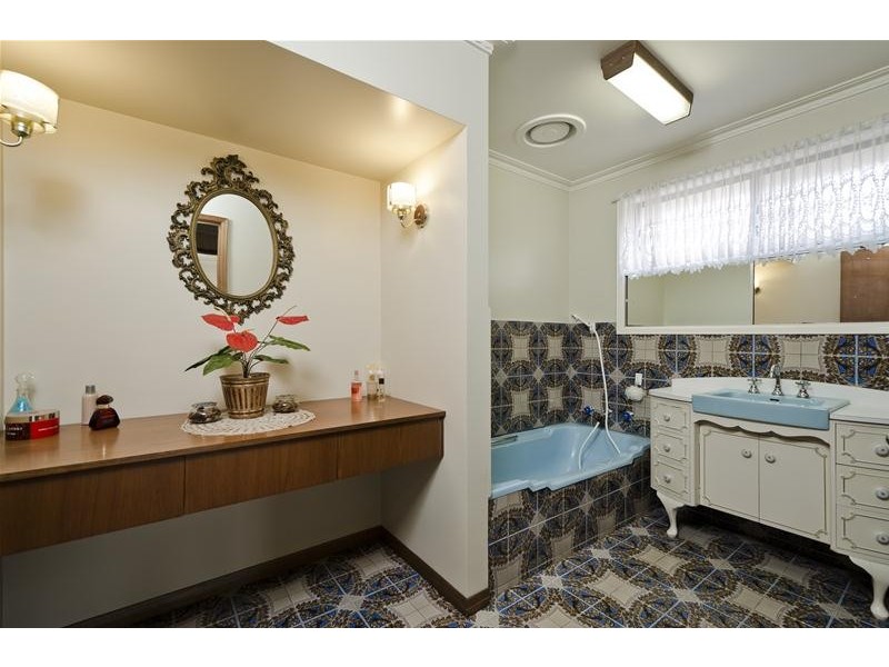 2 Tyrone Street, Werribee VIC 3030