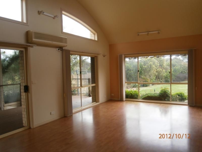 9 Eileen Crt, Werribee VIC 3030