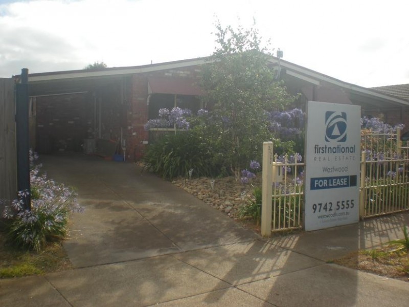 2/226 Greaves Street North, Werribee VIC 3030