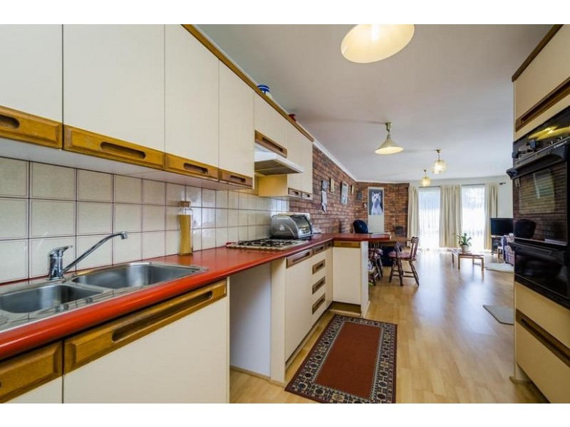 2/193 Ballan Road, Wyndham Vale VIC 3024