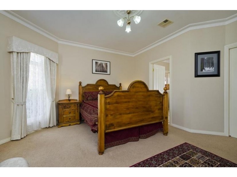 9 Fontain Court, Werribee VIC 3030