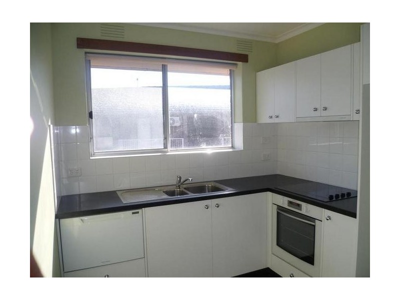 9/3 Robin Str, Altona VIC 3018