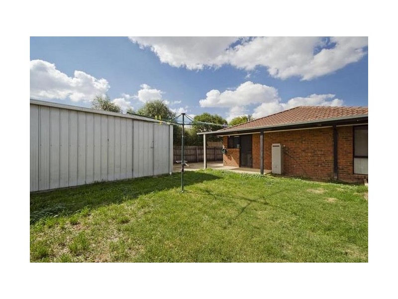 11 Tigris Cl, Werribee VIC 3030
