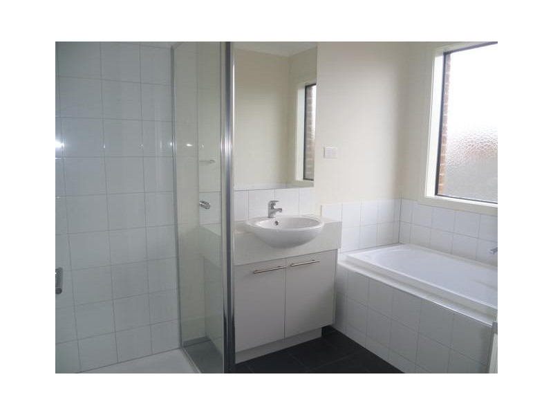 33 Grovedale Way, Wyndham Vale VIC 3024