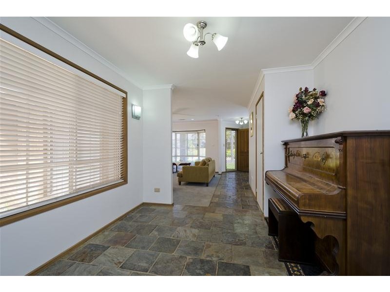 14 Larter Court, Hoppers Crossing VIC 3029