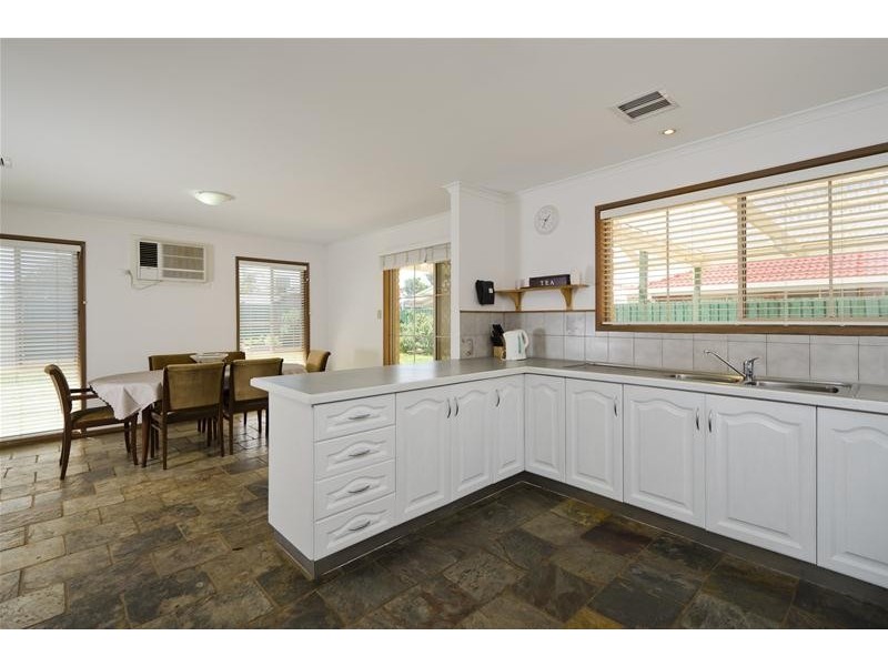 14 Larter Court, Hoppers Crossing VIC 3029