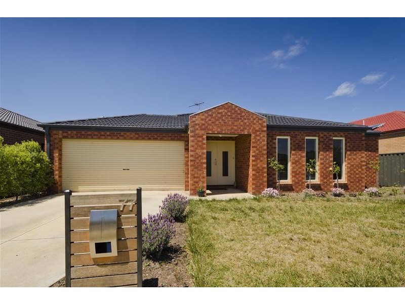 77 Kinglake Drive, Wyndham Vale VIC 3024