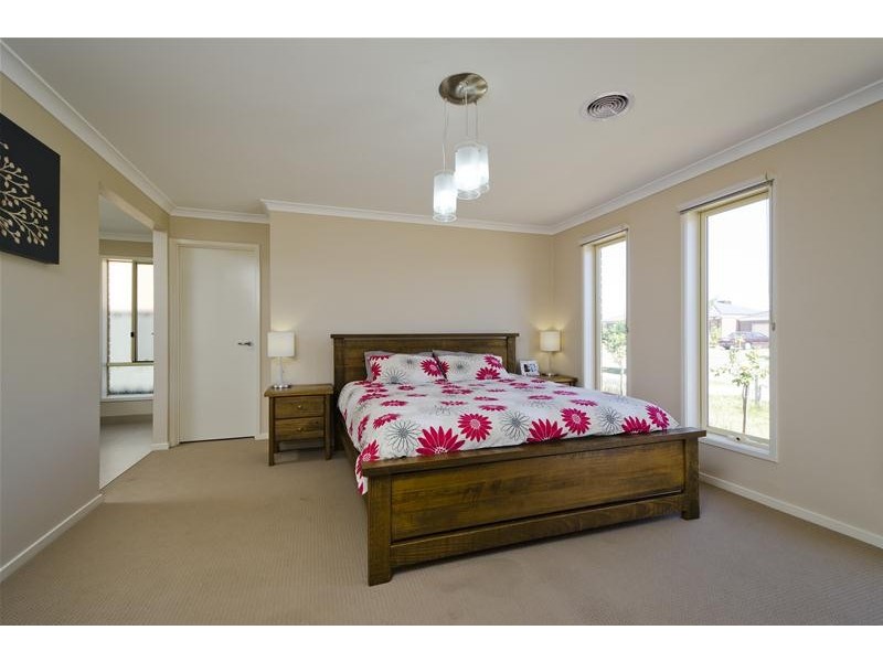 77 Kinglake Drive, Wyndham Vale VIC 3024
