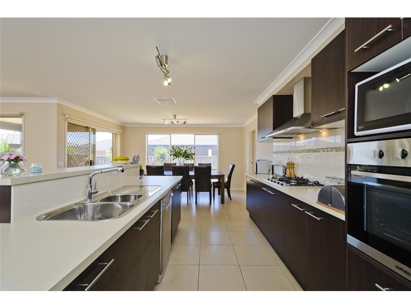 77 Kinglake Drive, Wyndham Vale VIC 3024
