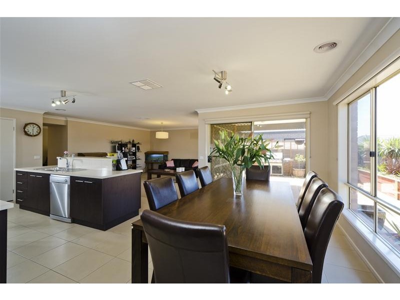 77 Kinglake Drive, Wyndham Vale VIC 3024