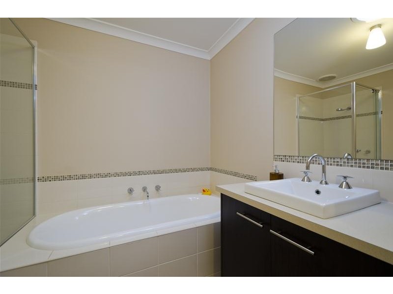 77 Kinglake Drive, Wyndham Vale VIC 3024