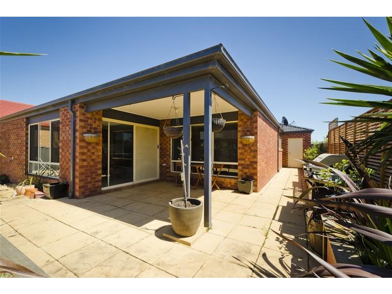 77 Kinglake Drive, Wyndham Vale VIC 3024
