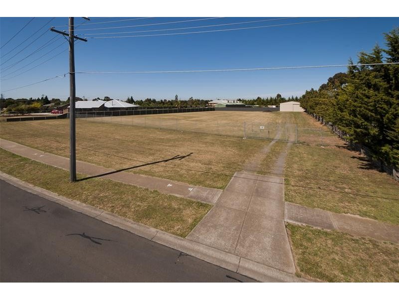 28 Kingston Boulevard, Hoppers Crossing VIC 3029