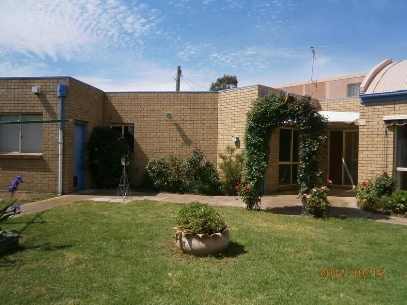 9 Eileen Crt, Werribee VIC 3030